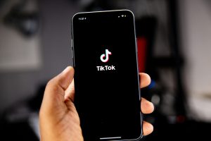 jak działa algorytm tik toka